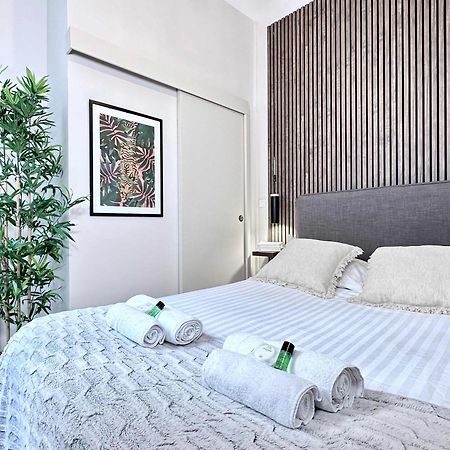 パリRenovated Champs-Elysees Retreatアパートメント エクステリア 写真