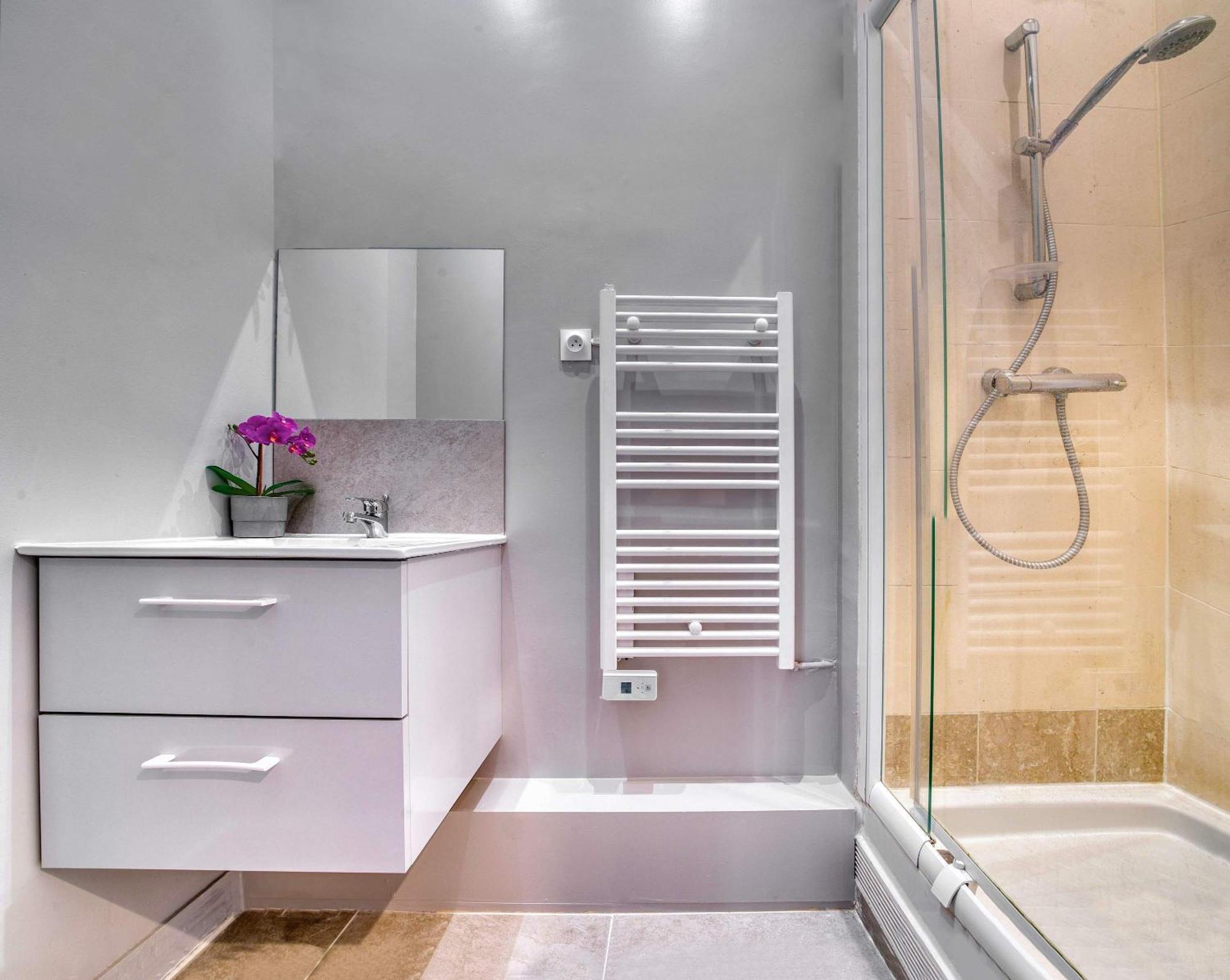 パリRenovated Champs-Elysees Retreatアパートメント エクステリア 写真