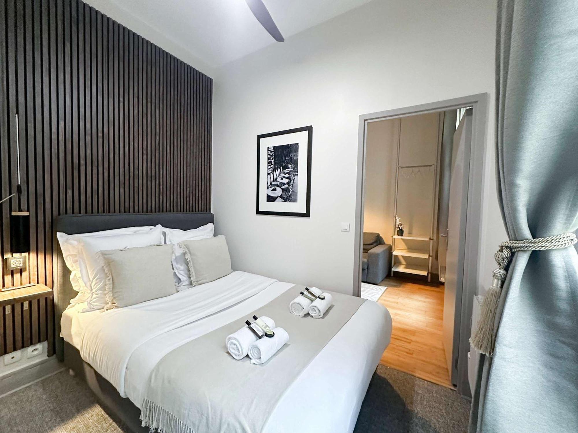 パリRenovated Champs-Elysees Retreatアパートメント エクステリア 写真