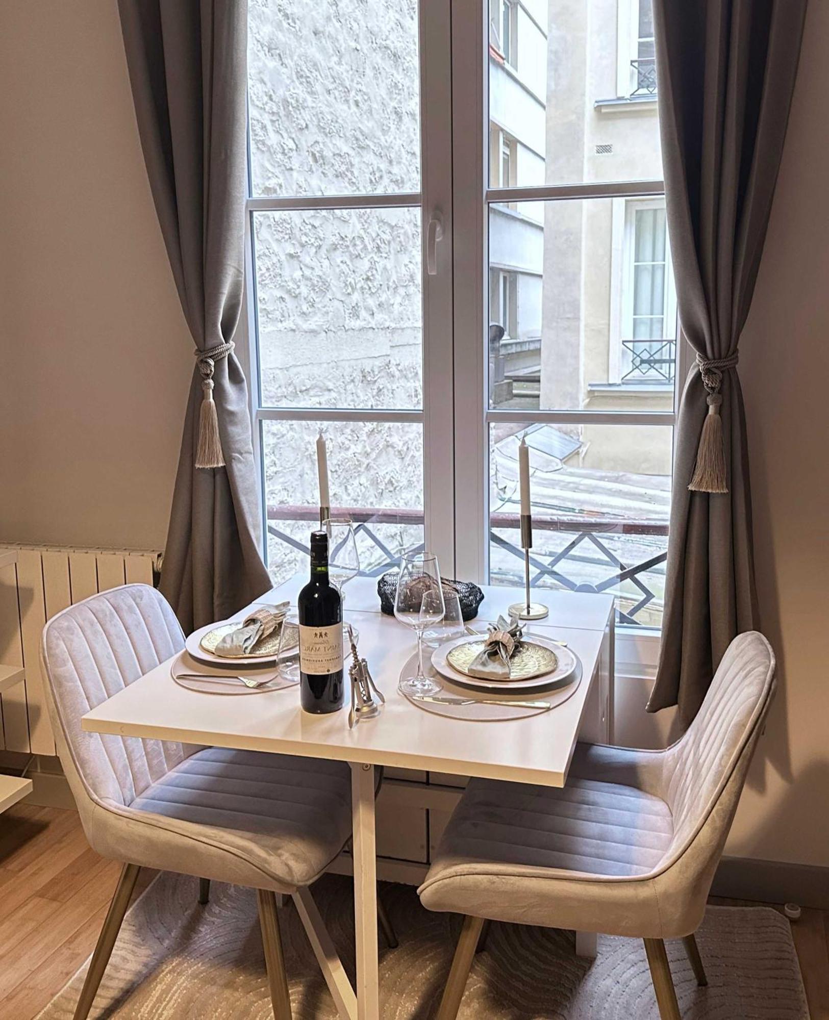 パリRenovated Champs-Elysees Retreatアパートメント エクステリア 写真