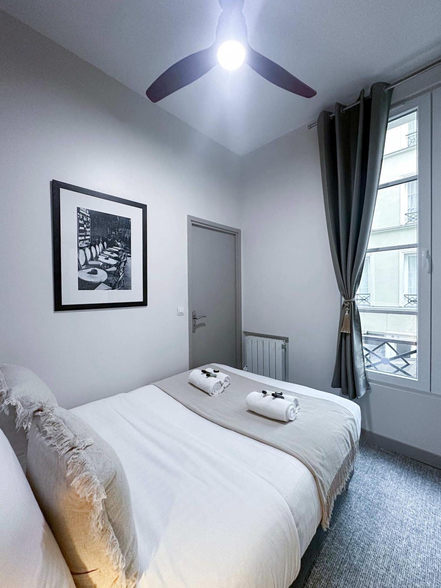 パリRenovated Champs-Elysees Retreatアパートメント エクステリア 写真